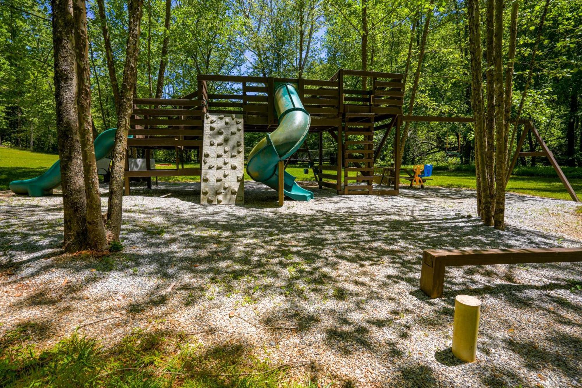 The Big Little Cabin - Hot Tub & Playground داهلونغا المظهر الخارجي الصورة